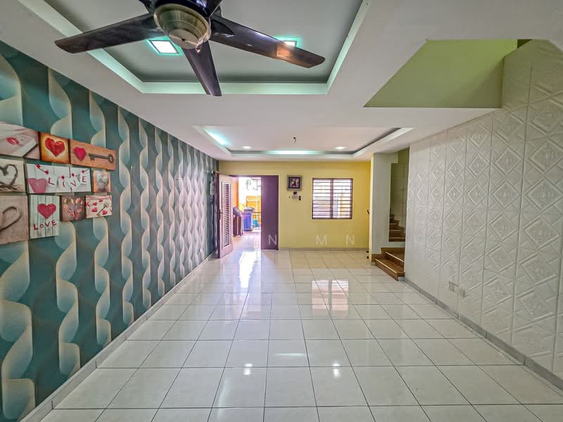 3-storey Terraced House for Sale in Subang Bestari (Shah Alam) - Muin Mn - Living Room - PropertyGuru.com.my