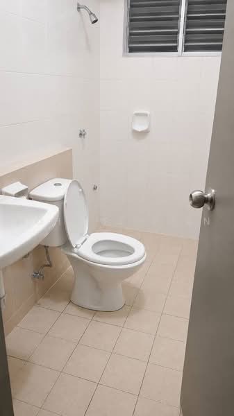 Pangsapuri untuk Dijual di Suria Permai - Mohd Ridzuan - Bathroom - PropertyGuru.com.my