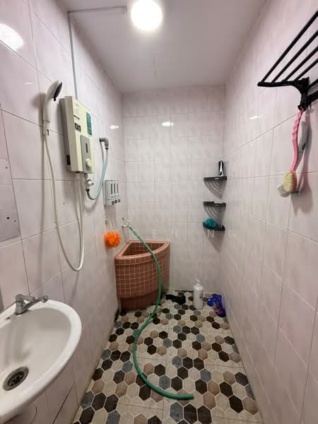 Rumah Teres 1 Tingkat untuk Dijual di Taman Sri Skudai (Skudai) - Jayden Ng - Bathroom - PropertyGuru.com.my