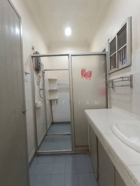 Cluster House for Sale in Ipoh Garden (Ipoh) - Jeff Tan - Bathroom - PropertyGuru.com.my