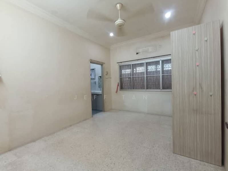 Cluster House for Sale in Ipoh Garden (Ipoh) - Jeff Tan - Living Room - PropertyGuru.com.my