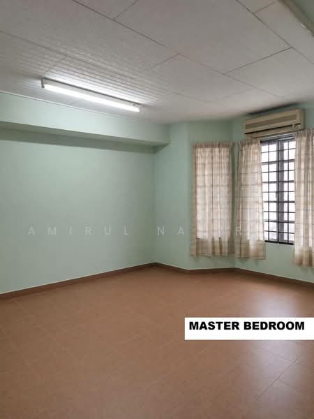 Rumah Teres untuk Dijual di Batu Caves (Selangor) - Amirul Nasyriq - Master Bedroom - PropertyGuru.com.my