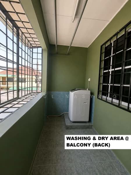 Rumah Teres untuk Dijual di Batu Caves (Selangor) - Amirul Nasyriq - Balcony - PropertyGuru.com.my