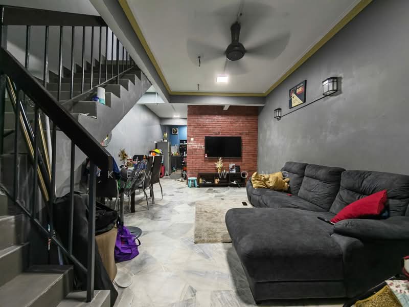Rumah Teres 2 Tingkat untuk Dijual di Batu Caves (Selangor) - Kevan Wong - Living Room - PropertyGuru.com.my