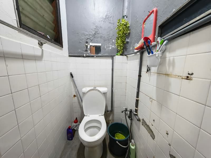 Rumah Teres 2 Tingkat untuk Dijual di Batu Caves (Selangor) - Kevan Wong - Bathroom - PropertyGuru.com.my