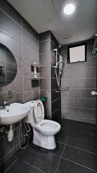 Servis Apartment untuk Disewa di One Maxim - Kean Yu - Bathroom - PropertyGuru.com.my