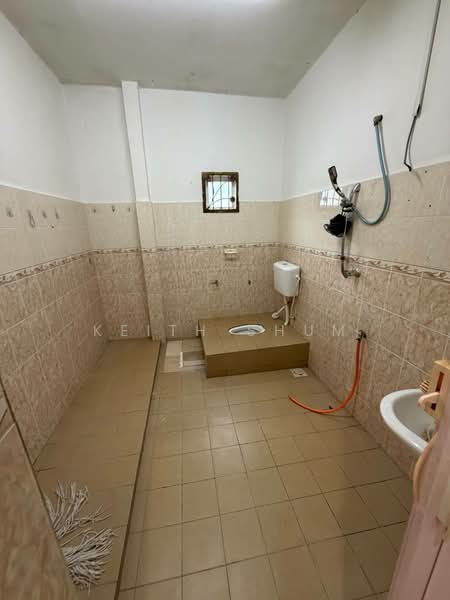 Terraced House for Sale in Taman Mutiara Rini (Skudai) - Keith Shum - Bathroom - PropertyGuru.com.my