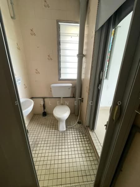 Pangsapuri untuk Disewa di Taman Kampar - Sherlene Choo - Bathroom - PropertyGuru.com.my