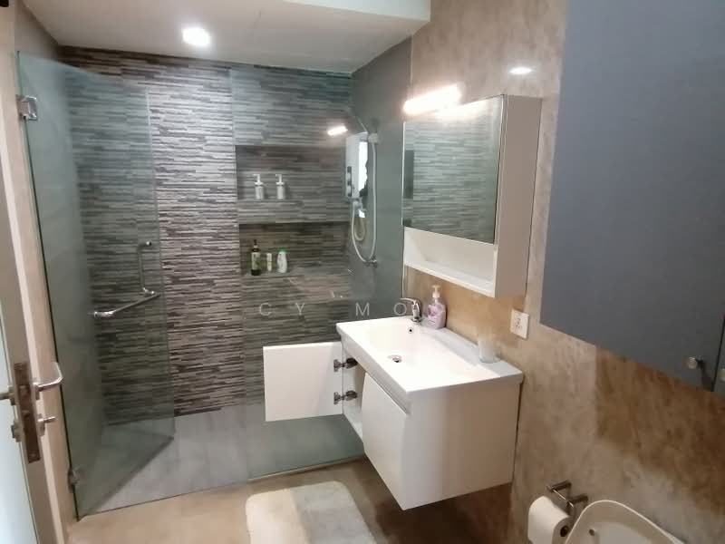 Service Residence for Sale at Bintang Fairlane Residences - CY Moo - Bathroom - PropertyGuru.com.my