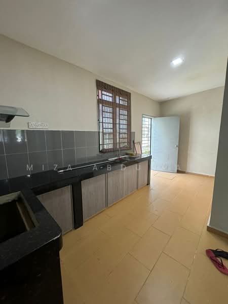Rumah Teres 2-Tingkat untuk Dijual di Rawang (Selangor) - Miza Abdullah - PropertyGuru.com.my