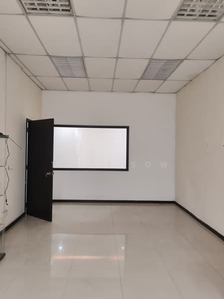 Kedai / Pejabat untuk Disewa di Jalan Klang Lama (Old Klang Road) (Kuala Lumpur) - Tracy Sow - Interior - PropertyGuru.com.my
