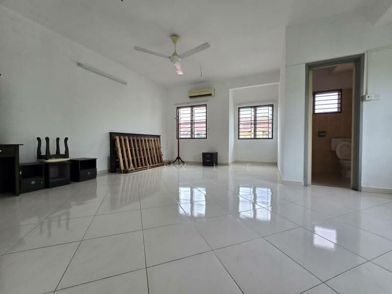 2.5-storey Terraced House for Sale in Klang (Selangor) - Alex Lee - Living Room - PropertyGuru.com.my
