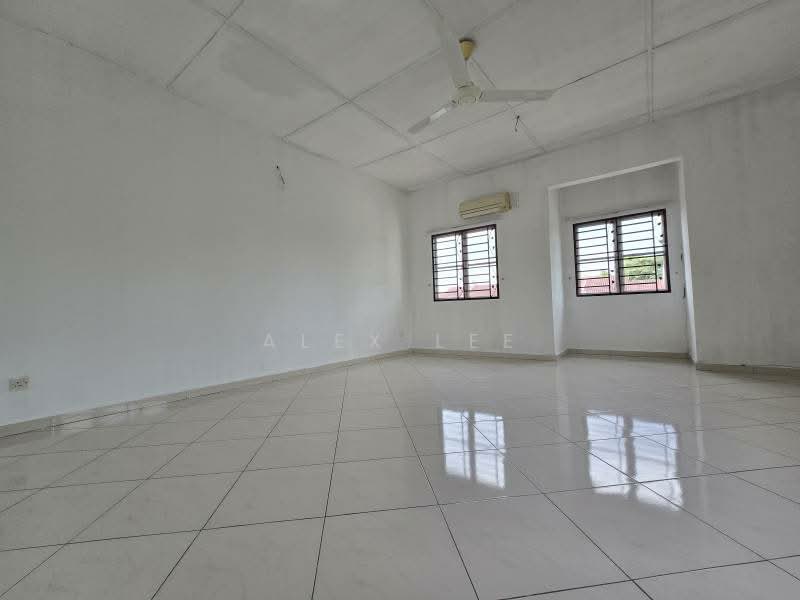 2.5-storey Terraced House for Sale in Klang (Selangor) - Alex Lee - Living Room - PropertyGuru.com.my