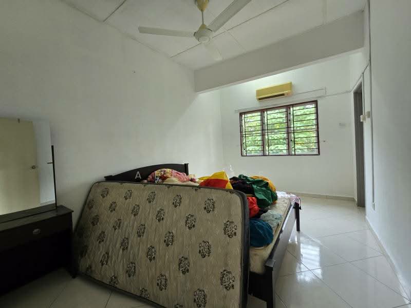 2.5-storey Terraced House for Sale in Klang (Selangor) - Alex Lee - Bedroom - PropertyGuru.com.my