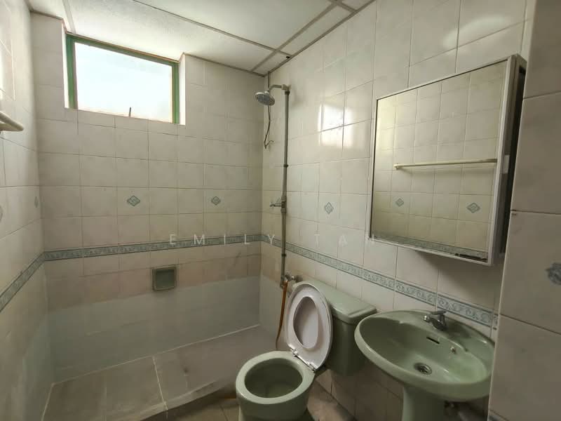 Kondominium untuk Disewa di Duta Ria - Emily Tan - Bathroom - PropertyGuru.com.my