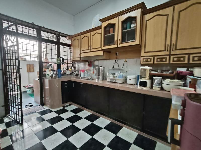 Rumah Teres 2 Tingkat untuk Dijual di Taman Sri Skudai (Skudai) - Keith Shum - Kitchen - PropertyGuru.com.my