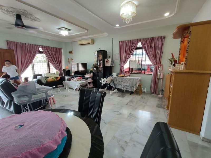 Rumah Teres 2 Tingkat untuk Dijual di Taman Sri Skudai (Skudai) - Keith Shum - Living Room - PropertyGuru.com.my