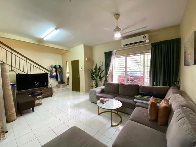 Rumah Teres 2-Tingkat untuk Dijual di Alam Suria (Puncak Alam) - Mohd Nor Fahmi - Living Room - PropertyGuru.com.my