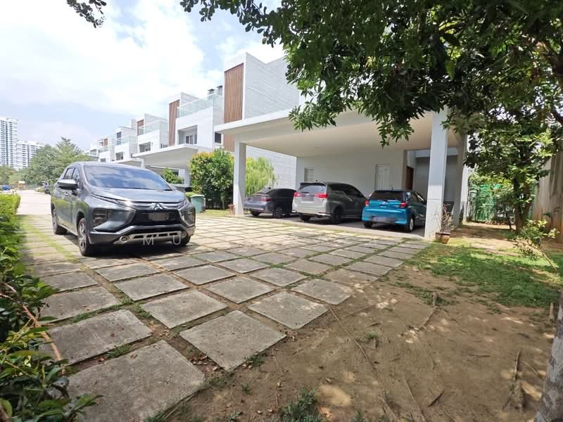 Bungalow House for Sale in Lakefront Villa (Cyberjaya) - Muizz Razak - PropertyGuru.com.my