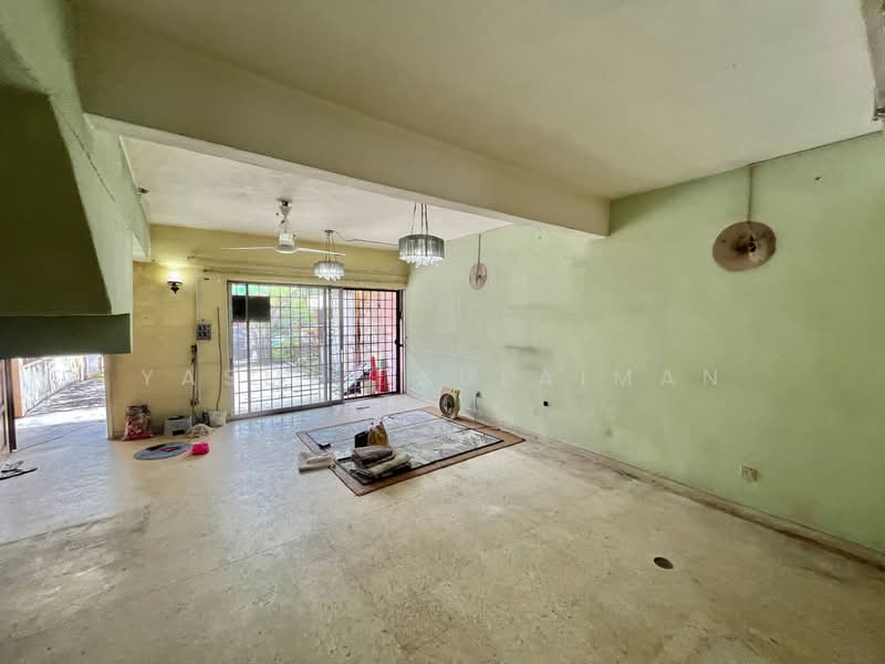 Rumah Teres 2 Tingkat untuk Dijual di Selayang (Selangor) - Yasmin Sulaiman - Living Room - PropertyGuru.com.my
