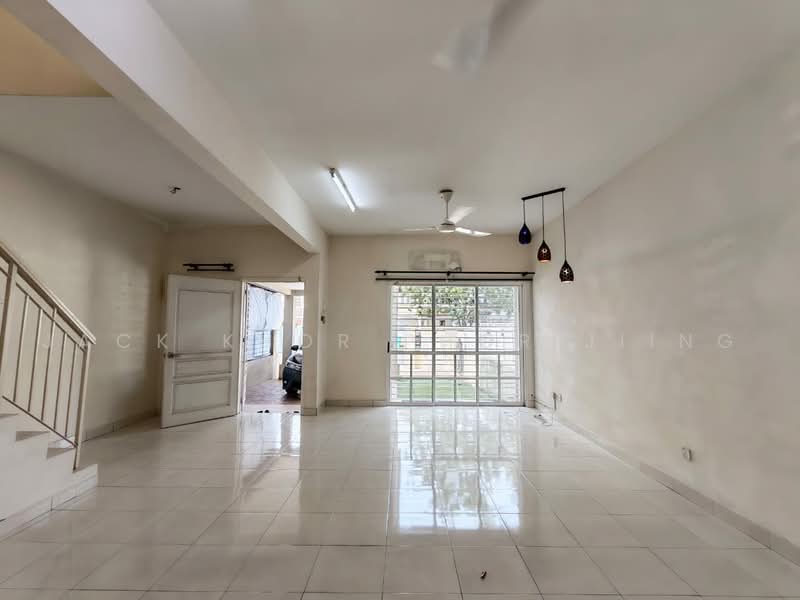 2-storey Terraced House for Rent in Setia Alam (Selangor) - Jack Khor Phor Jiing - Living Room - PropertyGuru.com.my