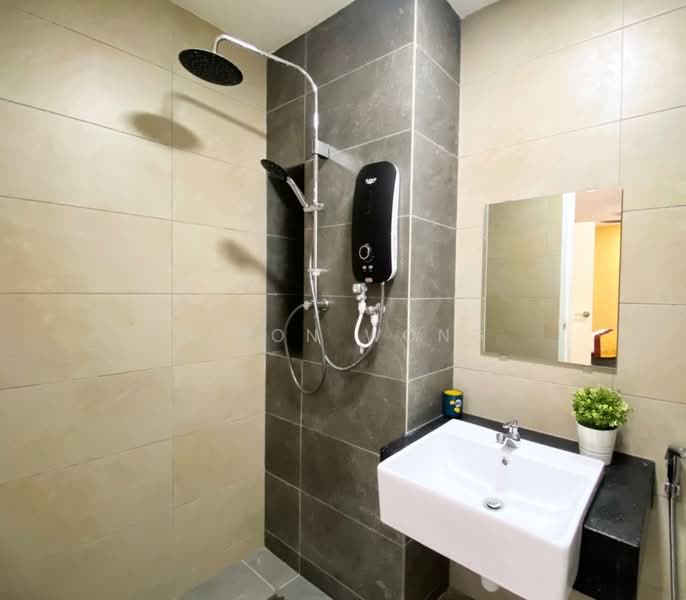 Servis Apartment untuk Disewa di AraTre' Residences - Dixon Wong - Bathroom - PropertyGuru.com.my