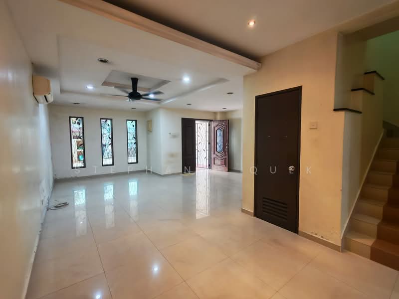 Rumah Teres untuk Dijual di Bandar Botanic (Klang) - Stephanie Quek - Living Room - PropertyGuru.com.my