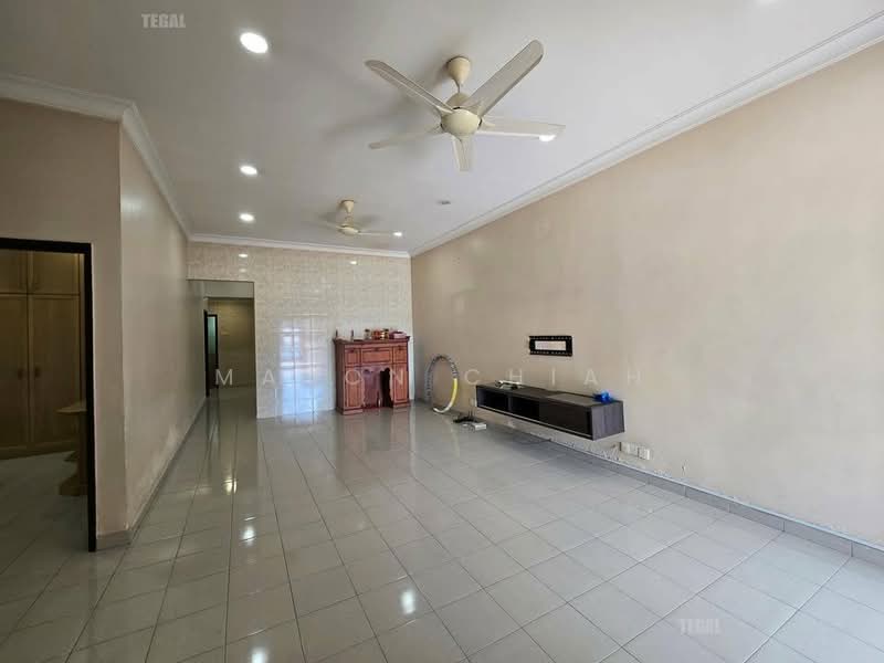 Semi-Detached House for Sale in Taman Eng Ann (Klang) - Mason Chiah - Living Room - PropertyGuru.com.my