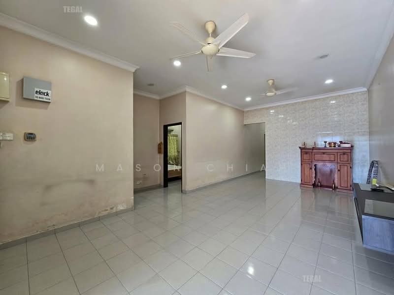 Semi-Detached House for Sale in Taman Eng Ann (Klang) - Mason Chiah - Living Room - PropertyGuru.com.my