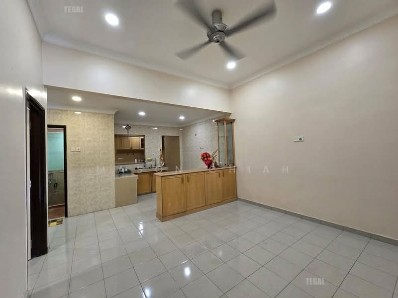 Semi-Detached House for Sale in Taman Eng Ann (Klang) - Mason Chiah - Living Room - PropertyGuru.com.my