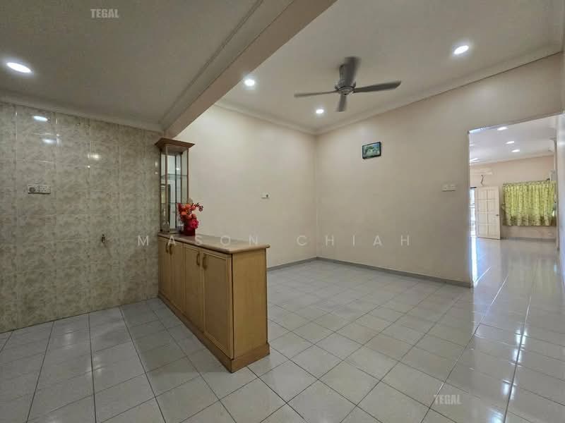 Semi-Detached House for Sale in Taman Eng Ann (Klang) - Mason Chiah - Living Room - PropertyGuru.com.my