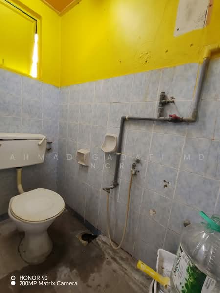 Kedai / Pejabat untuk Disewa di Damansara Damai (Selangor) - Ahmad Gadafi Md Nor - Bathroom - PropertyGuru.com.my