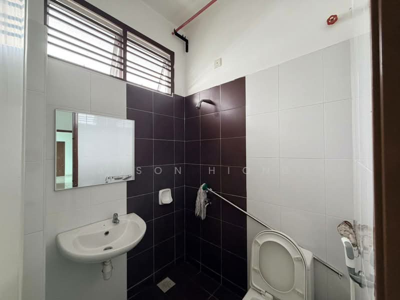 2-storey Terraced House for Sale in Mutiara Rini (Skudai) - Anson Hiong - Bathroom - PropertyGuru.com.my