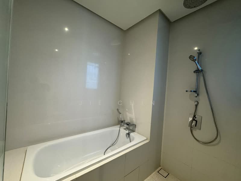 Servis Apartment untuk Dijual di Service Suites @ Pavilion Embassy - Jie Chin - Bathroom - PropertyGuru.com.my
