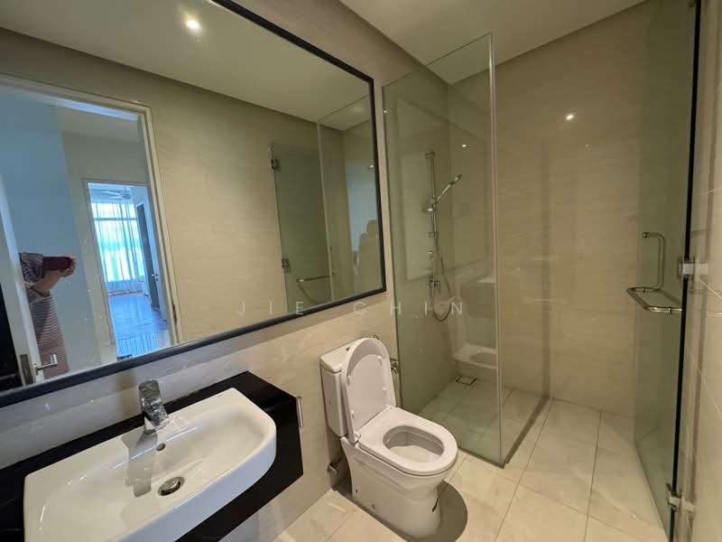 Servis Apartment untuk Dijual di Service Suites @ Pavilion Embassy - Jie Chin - Bathroom - PropertyGuru.com.my
