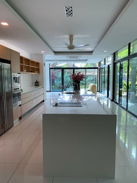 Rumah Banglo untuk Disewa di Leisure Farm (Gelang Patah) - Stella Narita - Kitchen - PropertyGuru.com.my