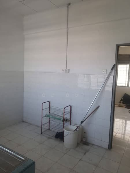Rumah Flat untuk Dijual di Taman Belimbing II - CC Ooi - Kitchen - PropertyGuru.com.my