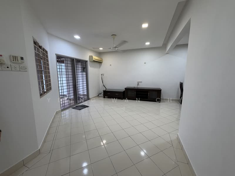 Rumah Teres 2-Tingkat untuk Dijual di Taman Puchong Hartamas (Puchong) - Yeong Wan Chi - Living Room - PropertyGuru.com.my