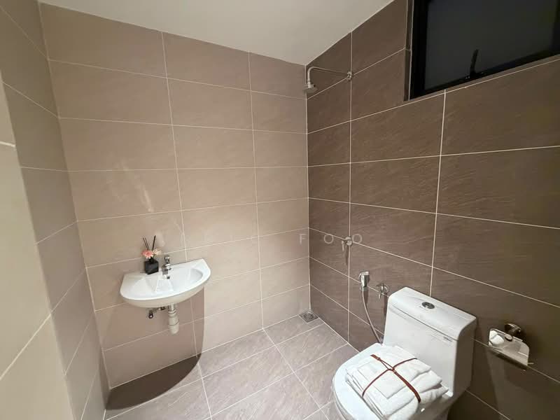 Service Residence for Sale at Bodaiju Residences - Eric Foo - Bathroom - PropertyGuru.com.my
