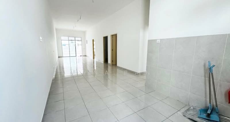 Rumah Teres 1 Tingkat untuk Dijual di Bandar Putra (Kulai) - Rayna Pang - Corridor - PropertyGuru.com.my