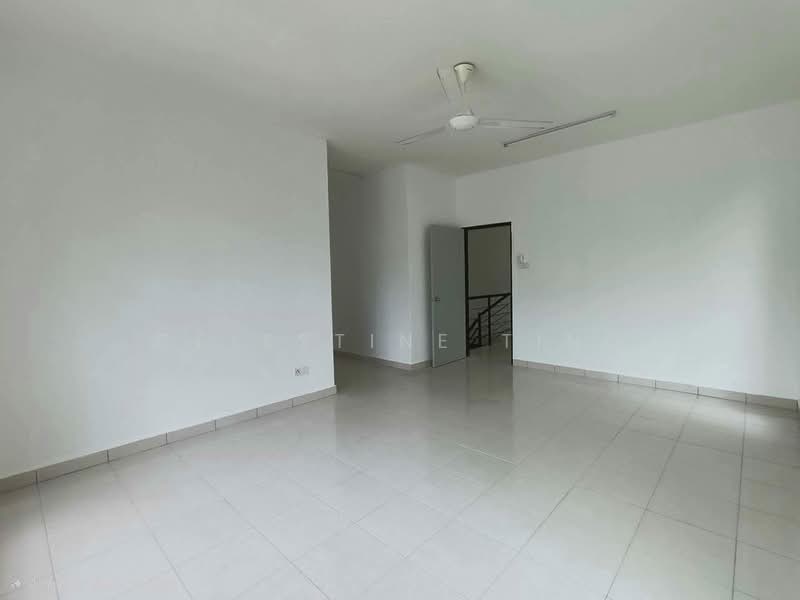 Rumah Teres 2 Tingkat untuk Dijual di Taman Pelangi Semenyih 2 (Semenyih) - Celestine Ting - Living Room - PropertyGuru.com.my