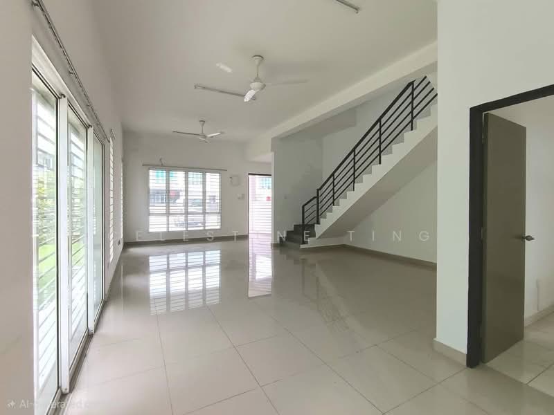 Rumah Teres 2 Tingkat untuk Dijual di Taman Pelangi Semenyih 2 (Semenyih) - Celestine Ting - Living Room - PropertyGuru.com.my