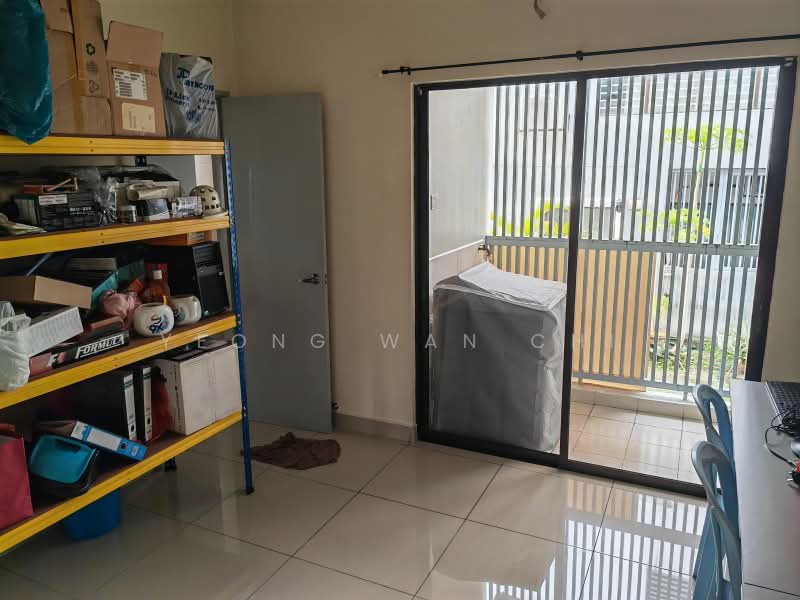 Rumah Bandar untuk Dijual di 16 Sierra (Puchong) - Yeong Wan Chi - Balcony - PropertyGuru.com.my
