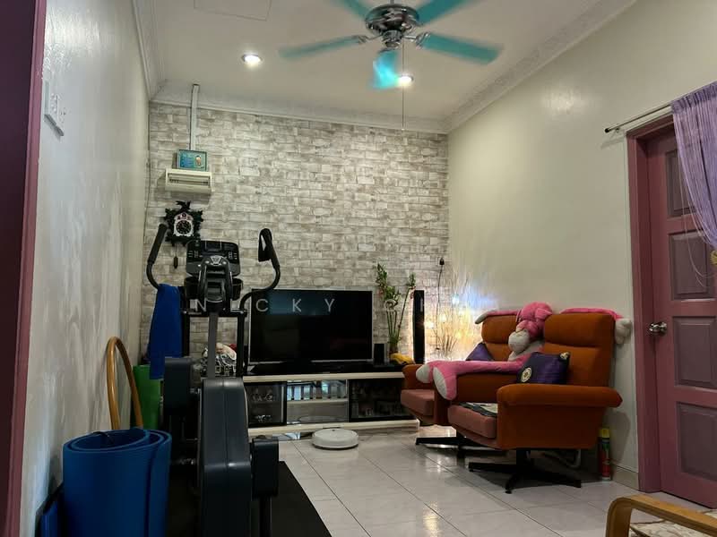 Rumah Teres 2 Tingkat untuk Dijual di Taman Rasah Jaya (Rasah) - Nicky Chua - Living Room - PropertyGuru.com.my