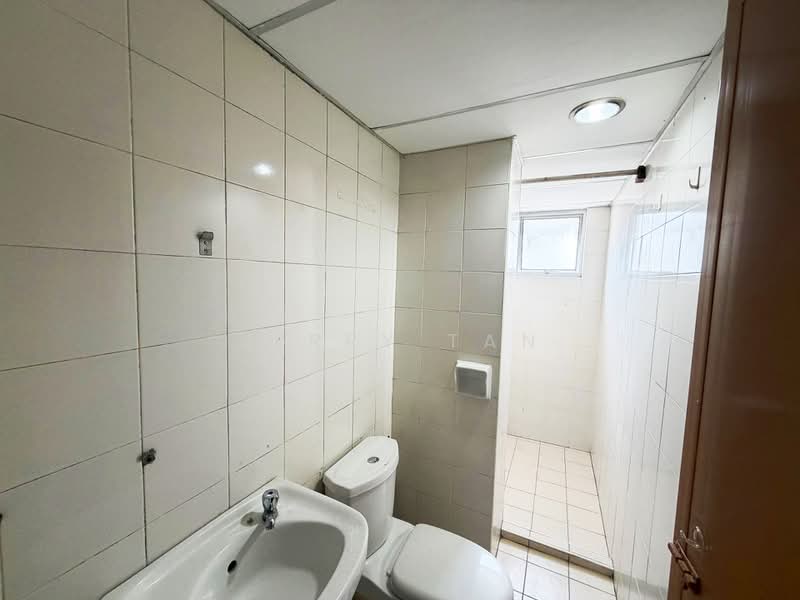 Pangsapuri untuk Disewa di Symphony Park - Jerry Tan - Bathroom - PropertyGuru.com.my