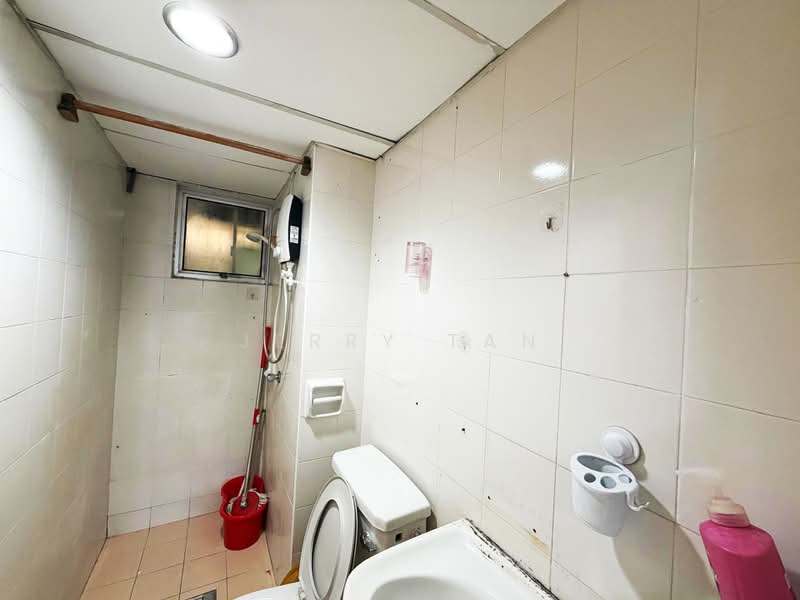 Pangsapuri untuk Disewa di Symphony Park - Jerry Tan - Bathroom - PropertyGuru.com.my