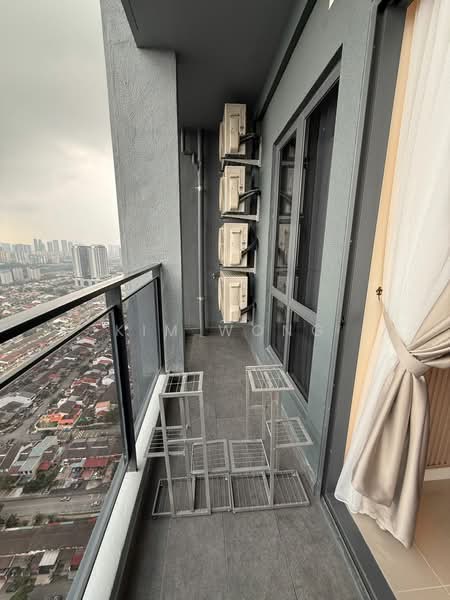 Servis Apartment untuk Dijual di 8th & Stellar - Kim Wong - Balcony - PropertyGuru.com.my