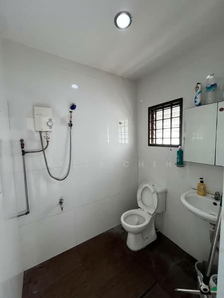 Rumah Teres 1-Tingkat untuk Dijual di Taman Sri Tebrau (Johor Bahru) - Kelly Chen - Bathroom - PropertyGuru.com.my