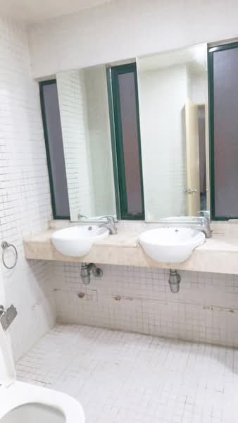 Kondominium untuk Disewa di 10 Semantan Suites - Max Low - Bathroom - PropertyGuru.com.my