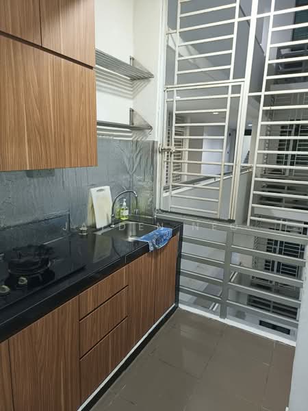 Servis Apartment untuk Dijual di Sky View - Jayden Neo - Kitchen - PropertyGuru.com.my